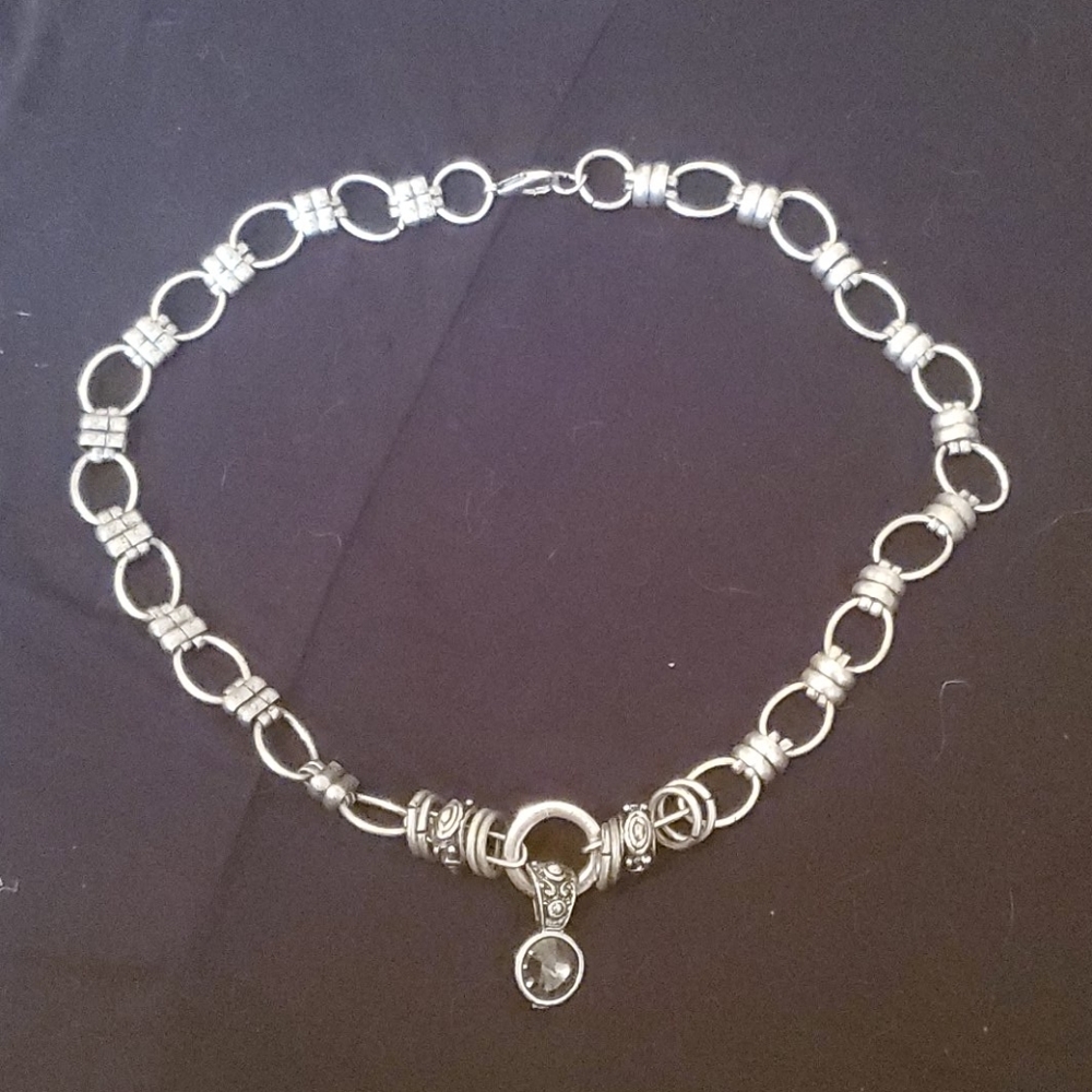 Silver vintage looking Necklace